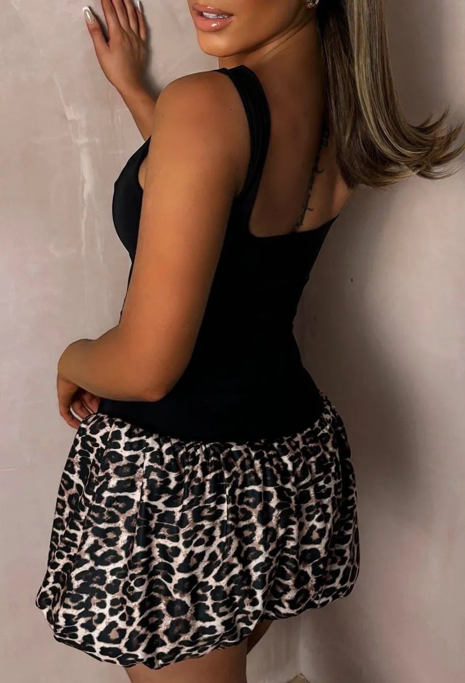 Chic & Sweet Leopard Stretch Sqaure Scooped Neck Puff Ball Mini Dress