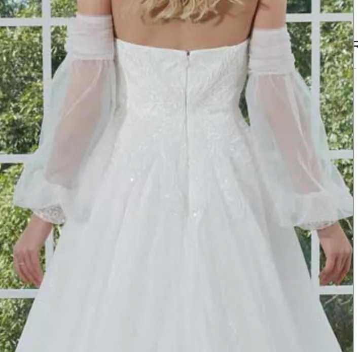 Chic Chiffon Lace Bridal Dress with Detachable Sleeves