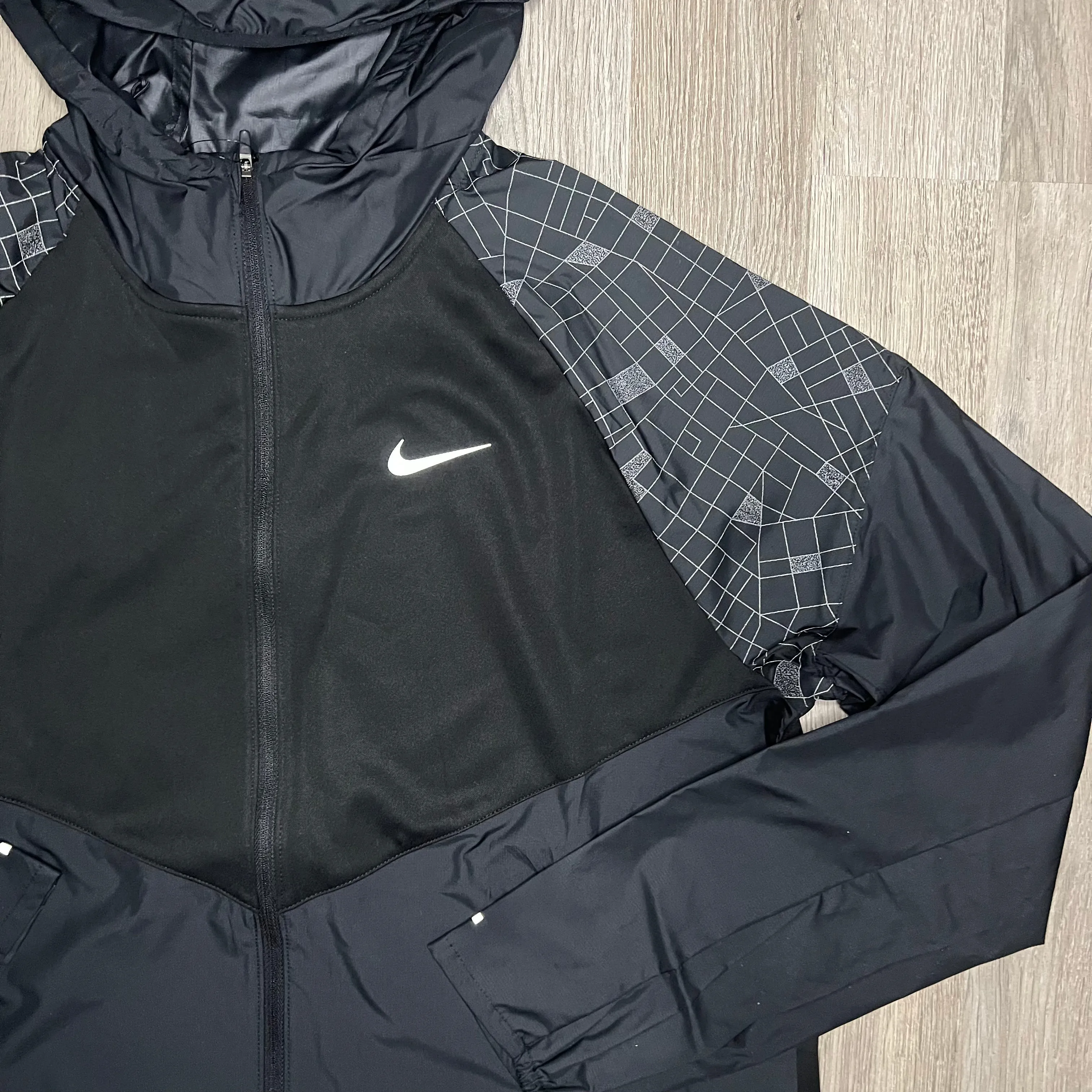 Nike Flash Run Division 2.0 Windrunner Jacket Black