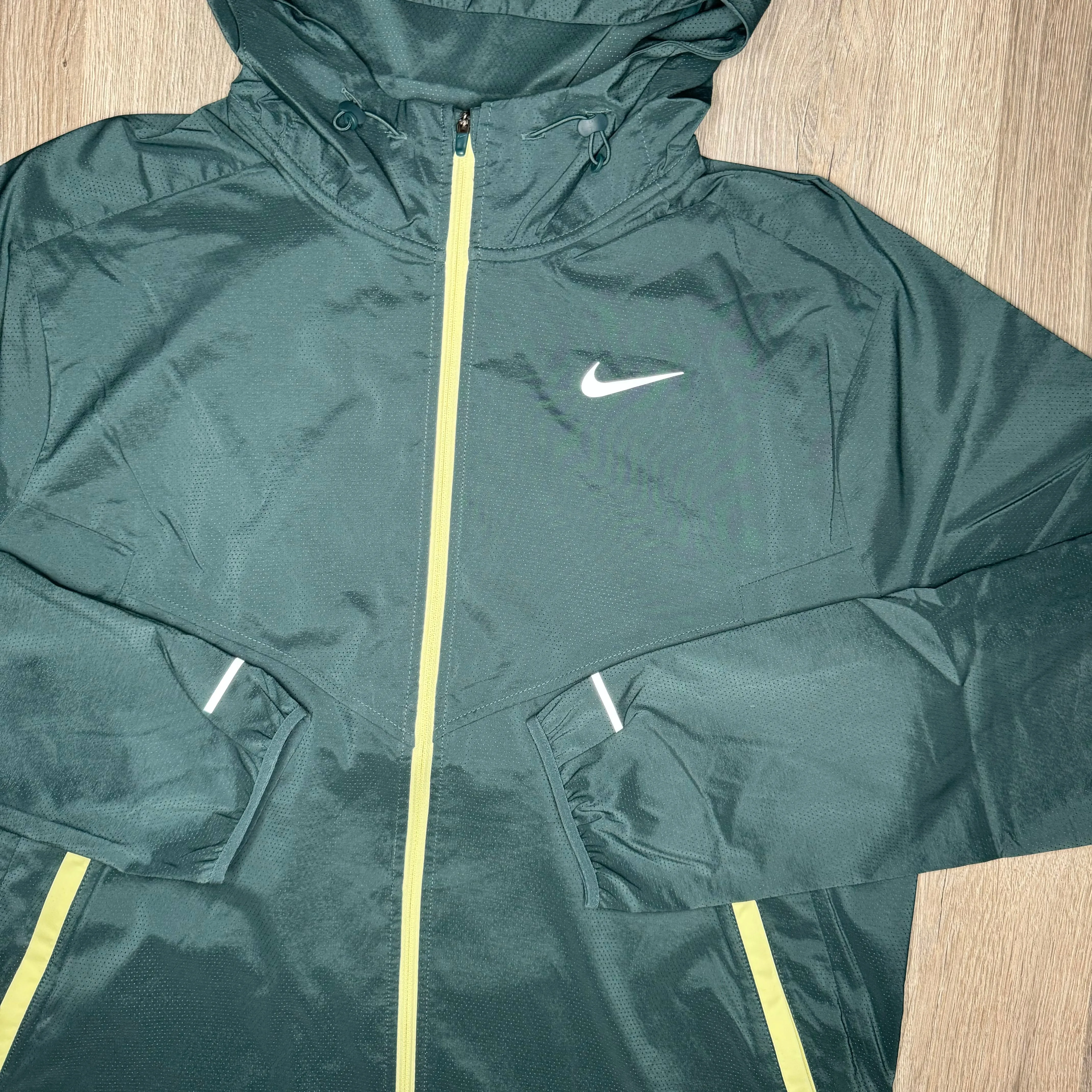 Nike Windrunner Jungle Green