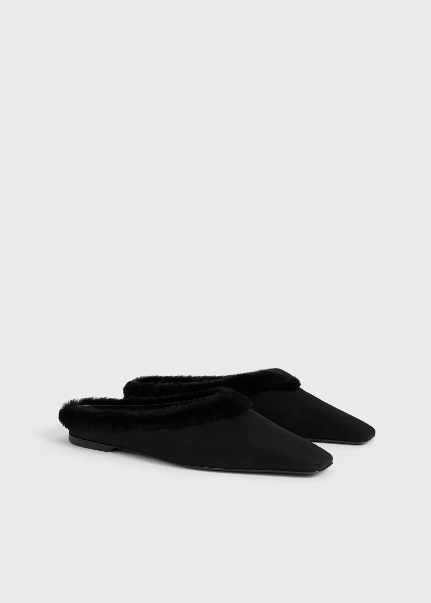 Shearling-edge slippers black